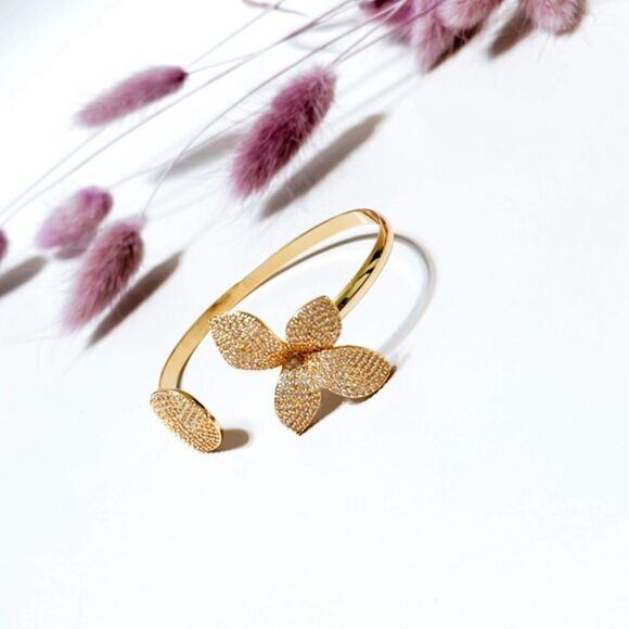 Diamond flower bracelet C39 - Picture 5 of 6